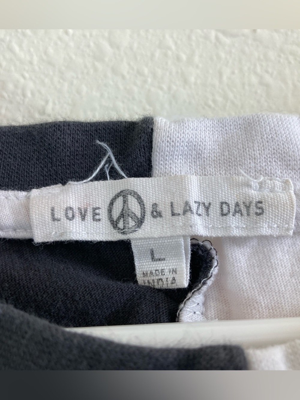 Love Peace & Lazy Days Zion Split-Panel Crop Top - Black/White Size L (Juniors) - Picture 2 of 7